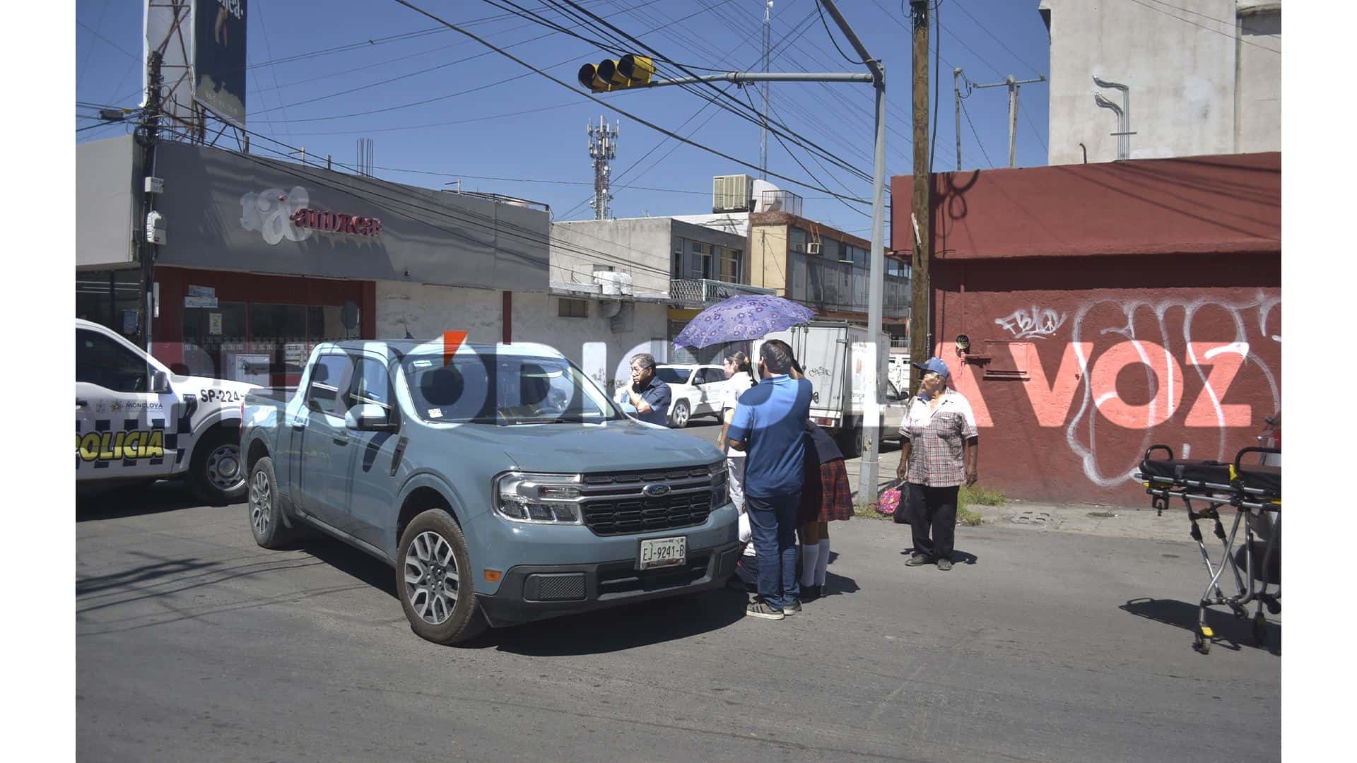 Embiste vendedor de seguros a alumna de la 1