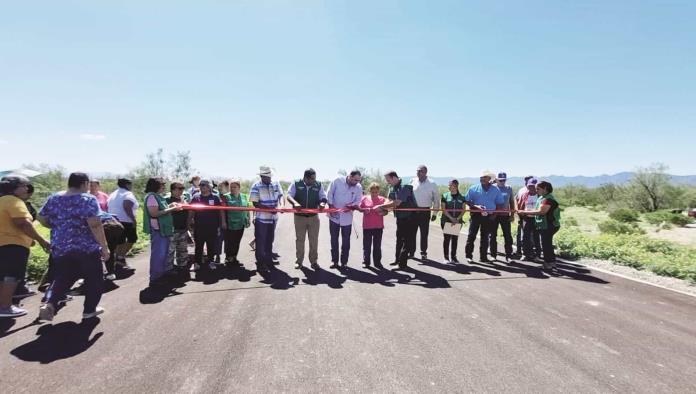 Entregan obras  de recarpeteo