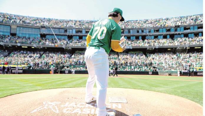 Ganan su último juego en Oakland 