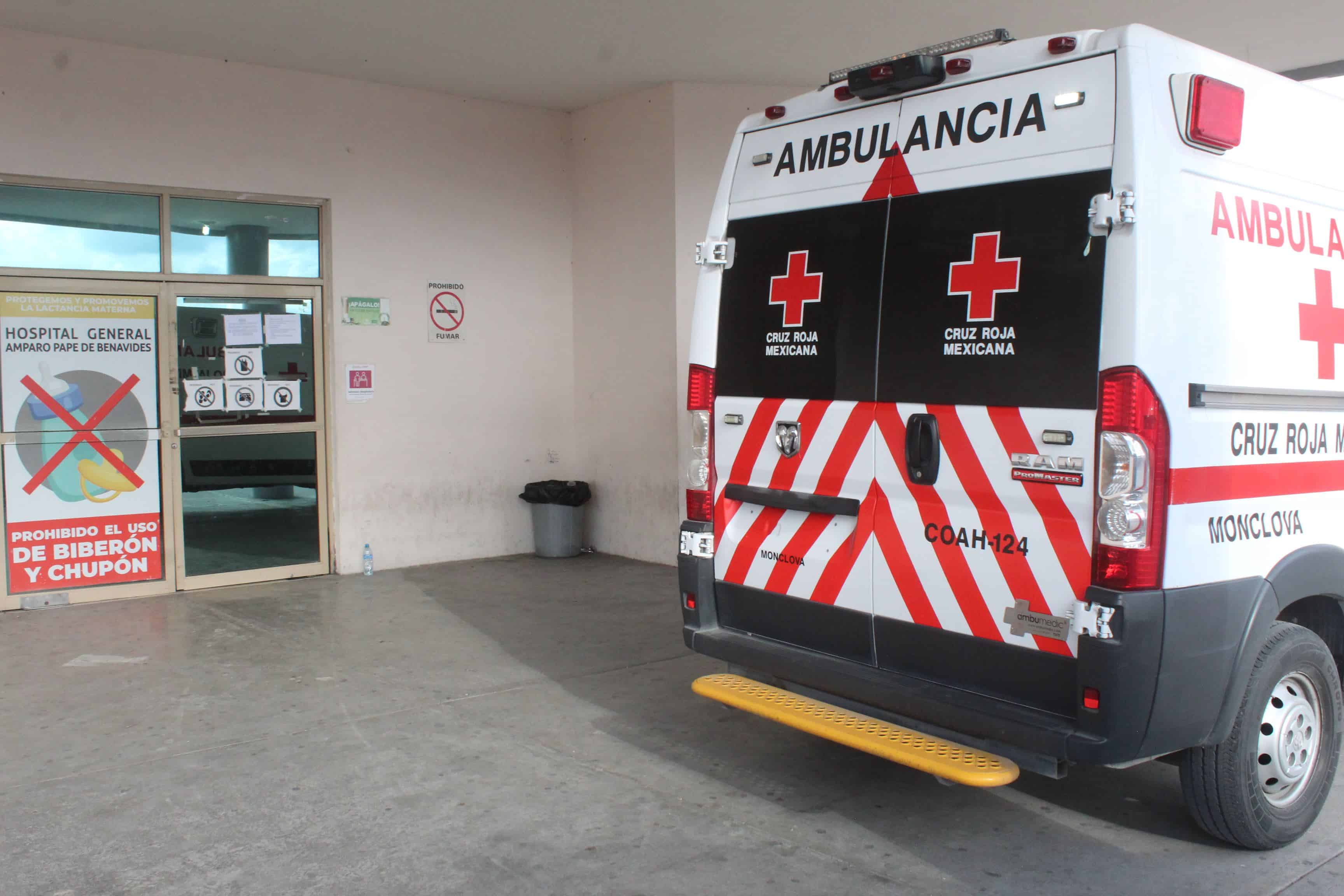 Trasladan al “Amparo Pape de Benavides” a monclovense que se arrojó al paso del tráiler.