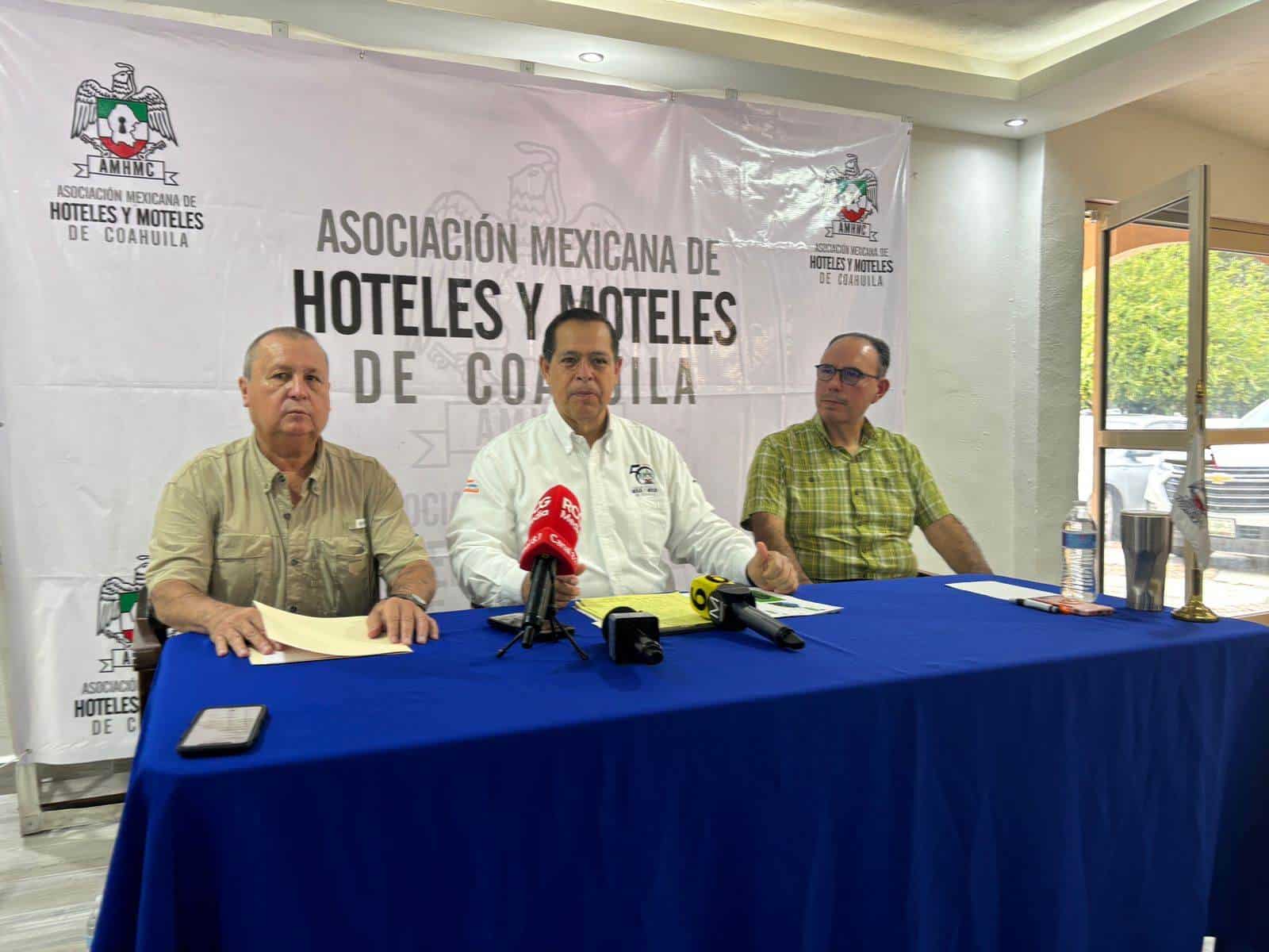 Héctor Horacio Dávila Rodríguez, Presidente de la Asociación de Hoteles y Moteles de Coahuila.