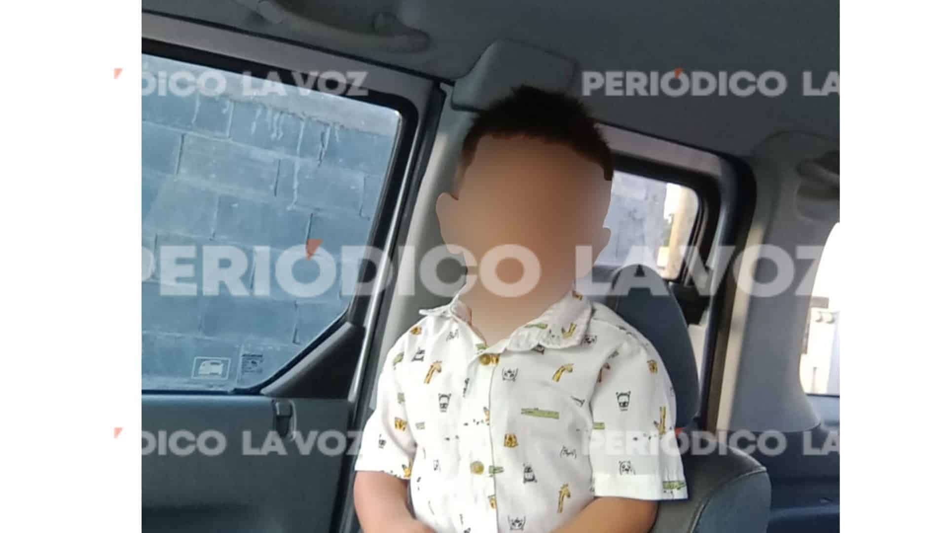 Le arrebatan a su nieto de los brazos