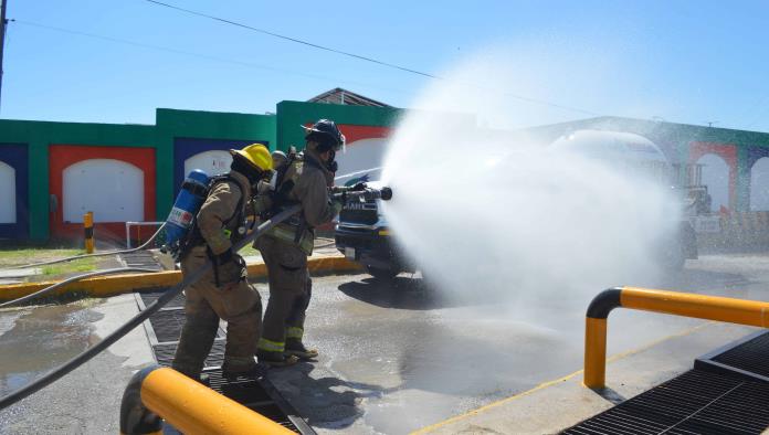 Realiza CLAM simulacro de incendio