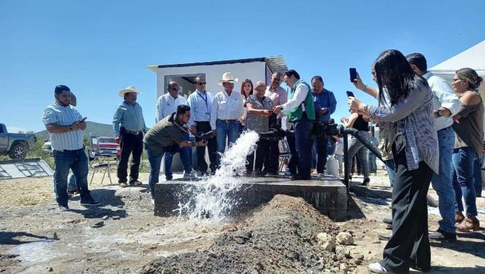 Envía Manolo a Candela "Agua para todos"