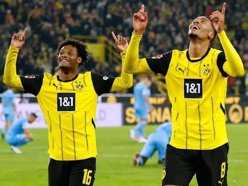 Borussia Dortmund no se aleja de la cima en la Bundesliga