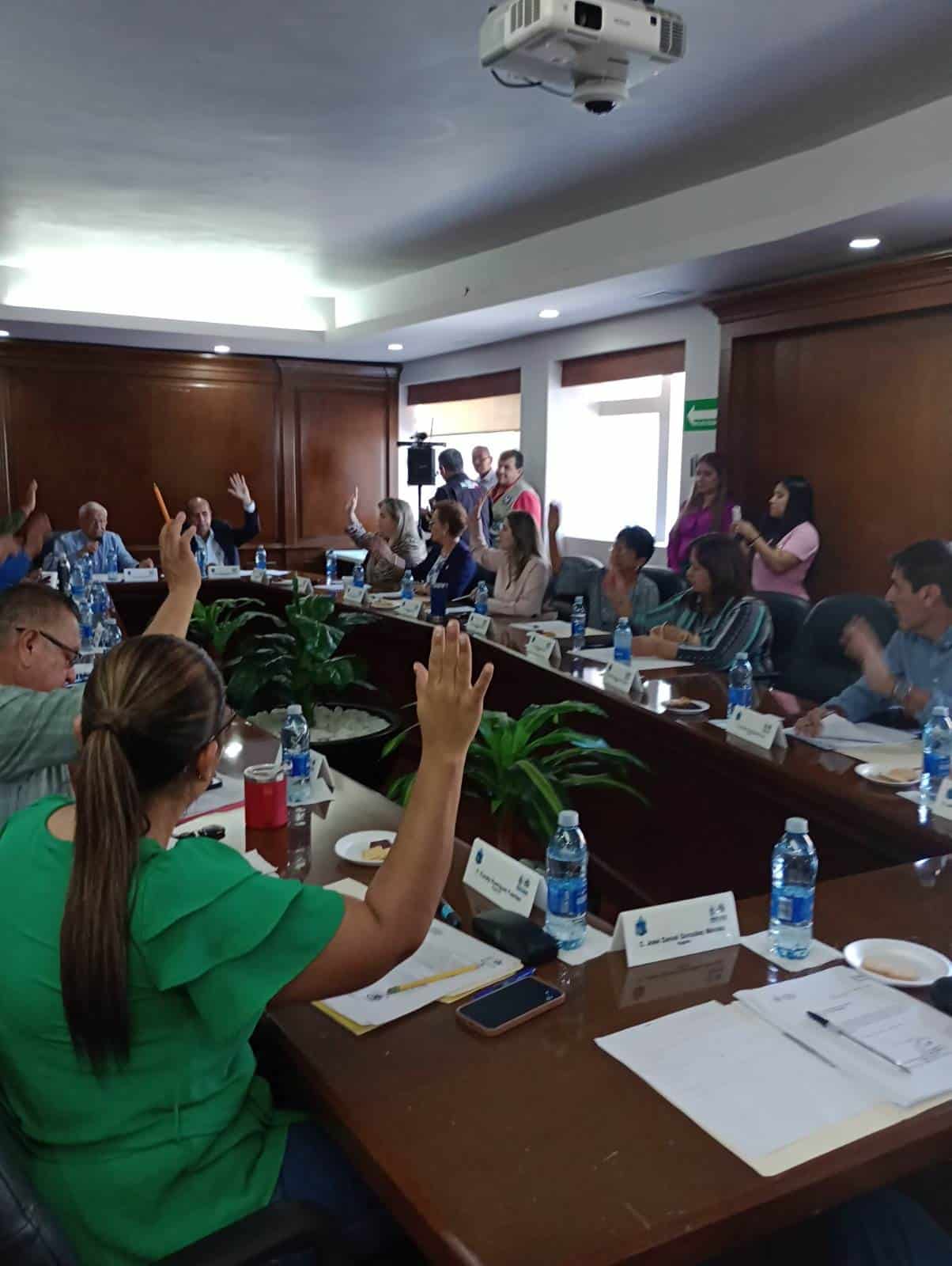 El cabildo autorizó la cancelación del refrendo a transportistas del servicio colectivo.