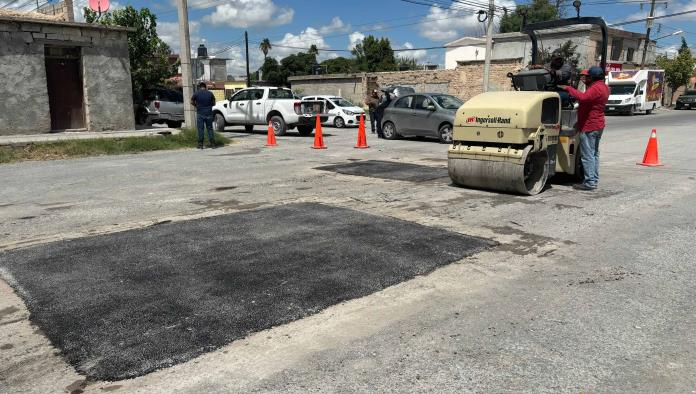 Arrecia campaña de  bacheo en Frontera