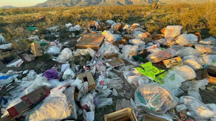 Denuncian basurero de Frutería La Hacienda Castaños Denuncian basurero de Frutería La Hacienda Castaños