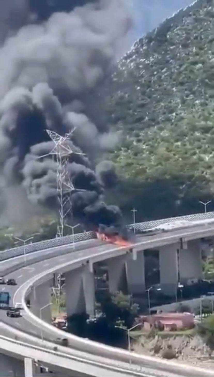 Tragedia en la Autopista Saltillo-Monterrey: Cuatro Muertos en Accidente