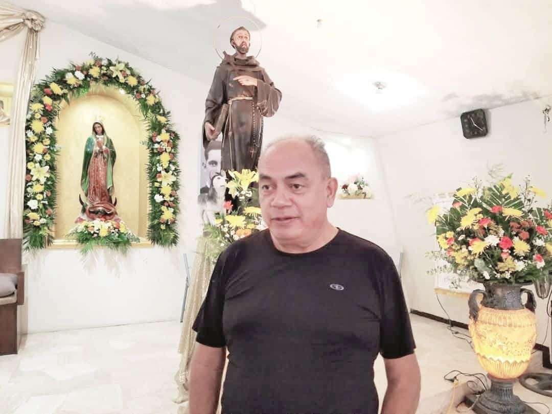 Padre Mariano Carrillo Alva titular de la Parroquia de San Francisco de Asís.