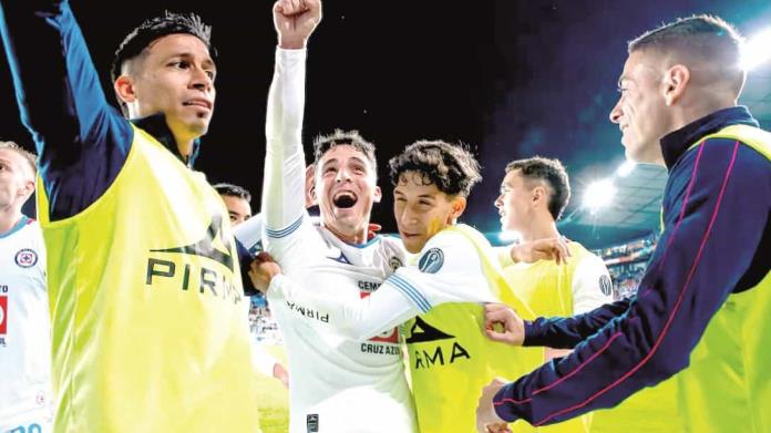 ¡Más líder que nunca! Cruz Azul ilusiona y remonta en Pachuca ¡Más líder que nunca! Cruz Azul ilusiona y remonta en Pachuca