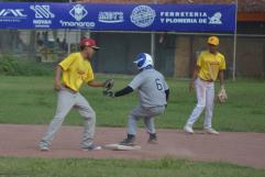 Vence Astros "B" a su "hermano mayor"