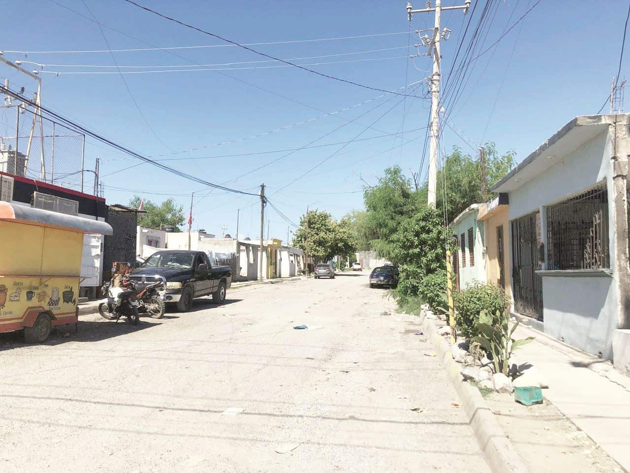 Se registra apagón en Colinas de Santiago.
