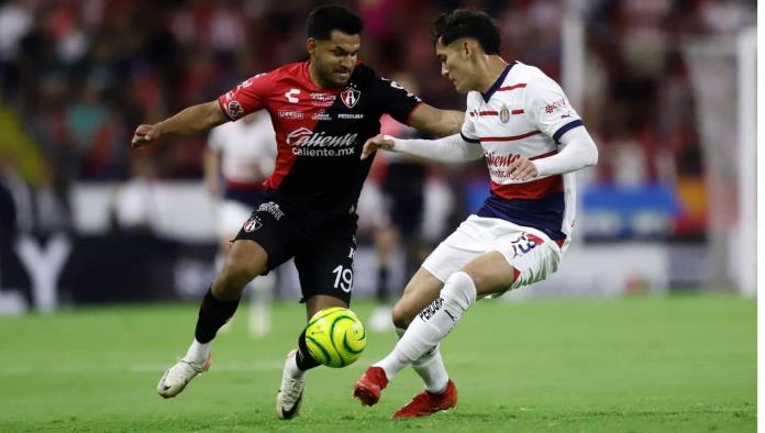 Llegan Chivas y Atlas tocados al Clásico Tapatío 