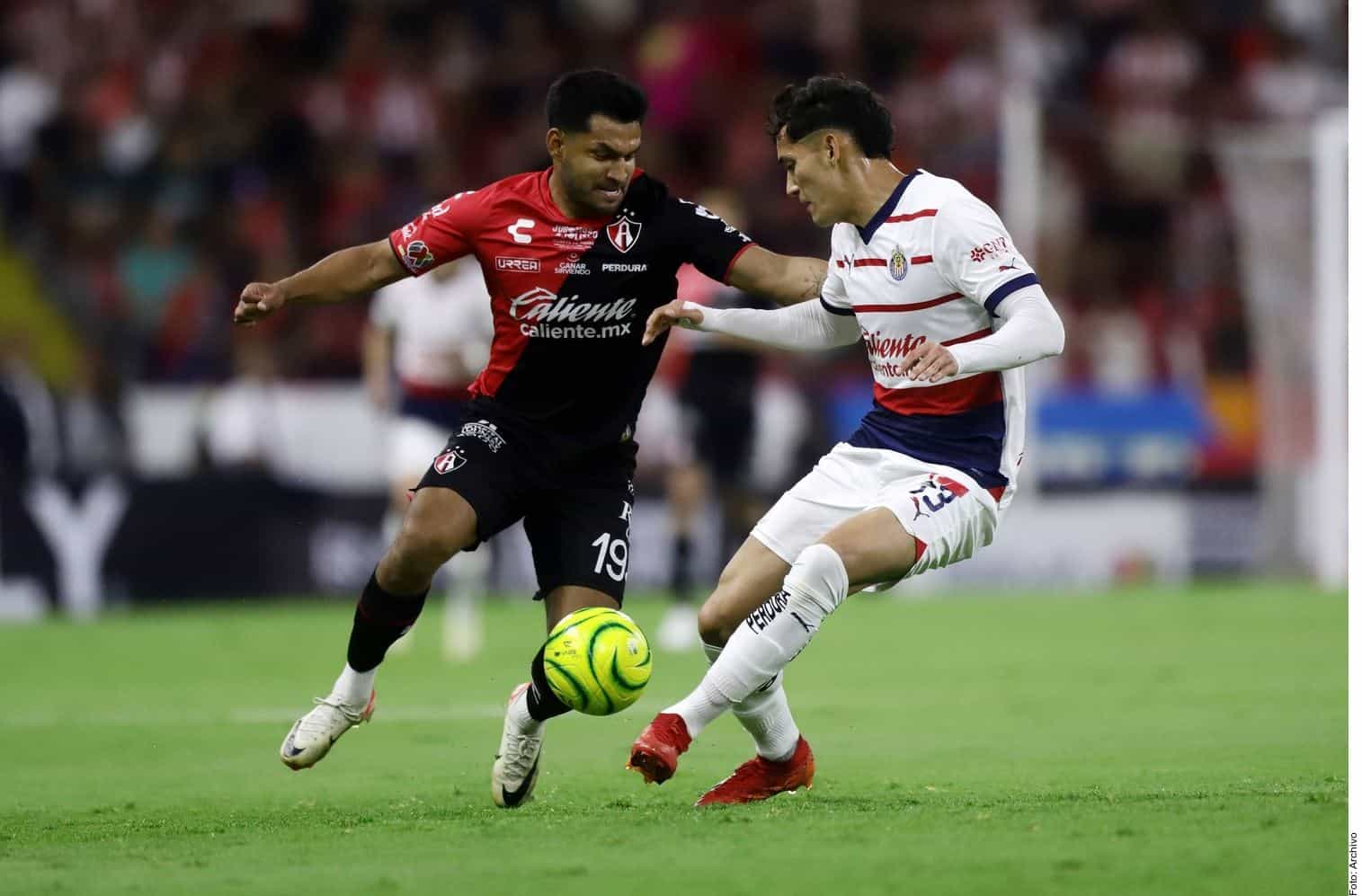 Llegan Chivas y Atlas tocados al Clásico Tapatío 