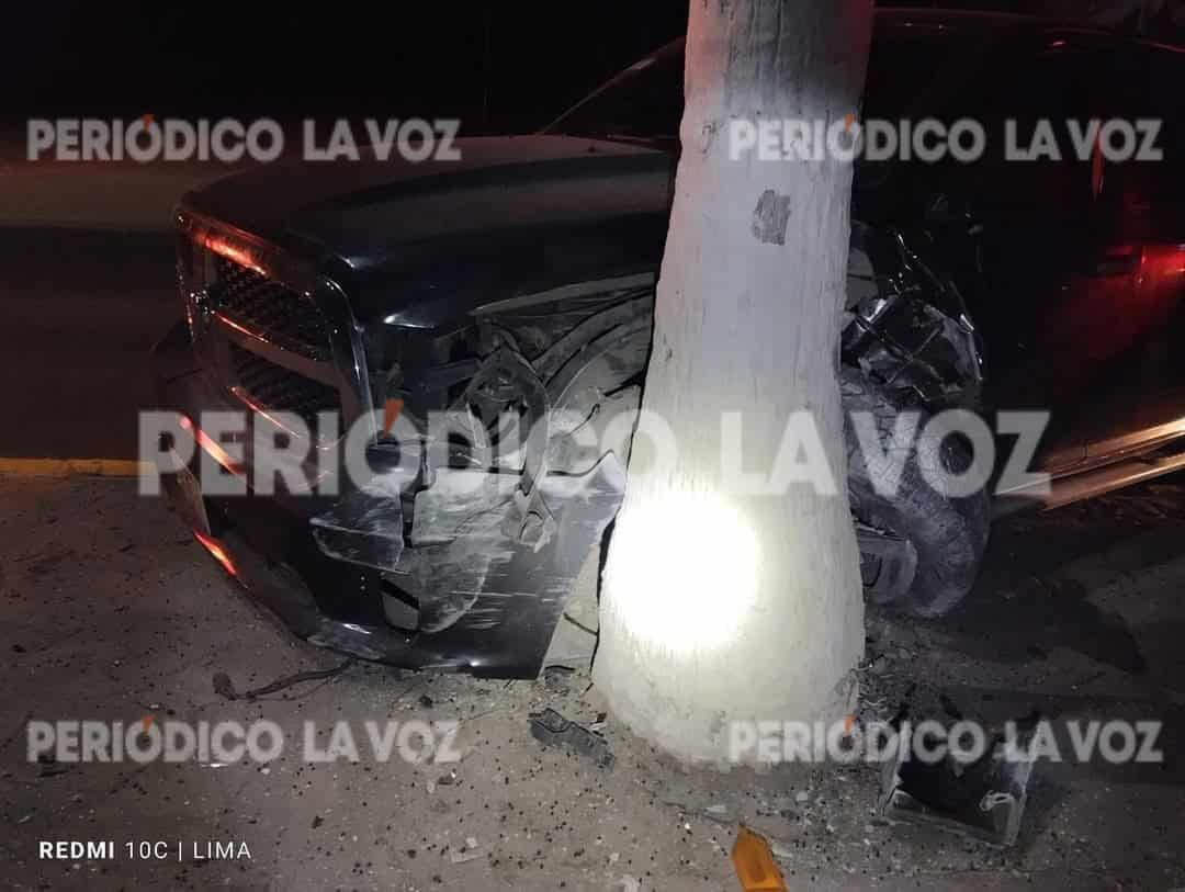 Accidente automovilístico en carretera federal 57 deja daños materiales