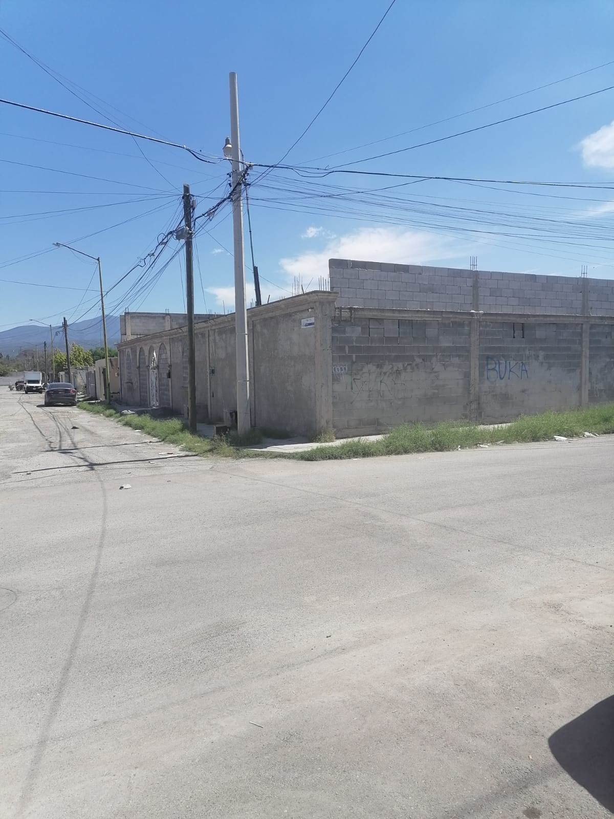 Esta es la esquina de Pirul con Valle Central, donde se pretende abrir un anexo.