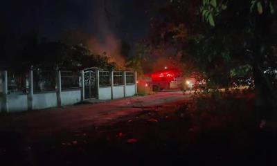 Controlan incendio Bomberos de Allende en terreno cercano a dulcería  