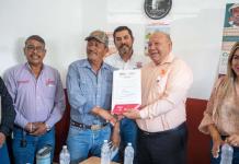 Entrega certificados parcelarios en Castaños