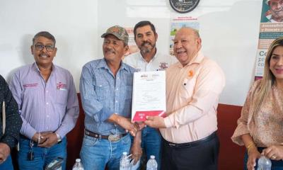 Entrega certificados parcelarios en Castaños