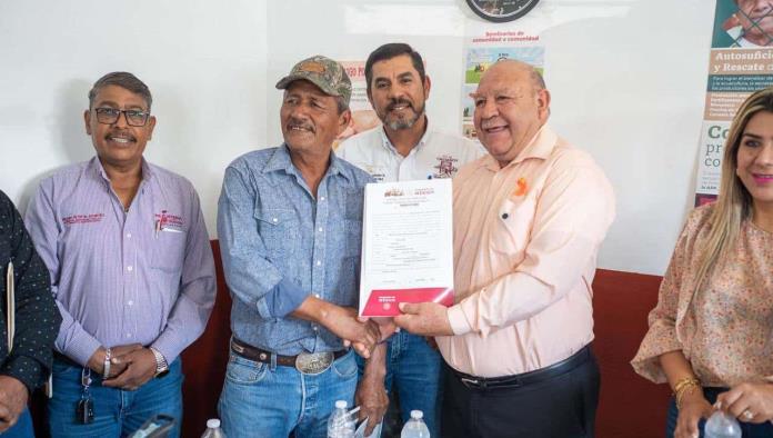 Entrega certificados parcelarios en Castaños