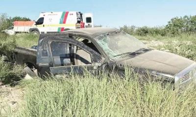 Volcadura en la autopista Premier; tres lesionados