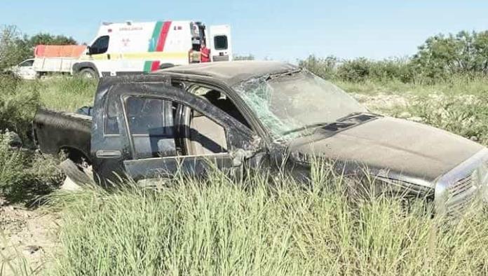 Volcadura en la autopista Premier; tres lesionados