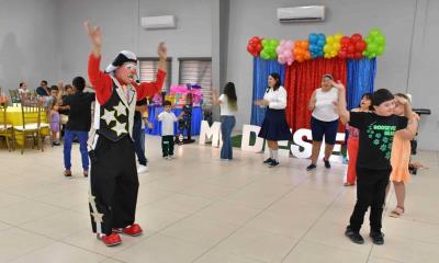 Celebración del Mes de la Discapacidad en Nava: Regalos y Sonrisas para Jóvenes