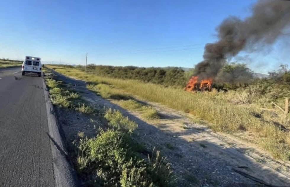 Volcadura sin lesionados en menonitas