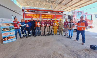 Reciben Bomberos donación