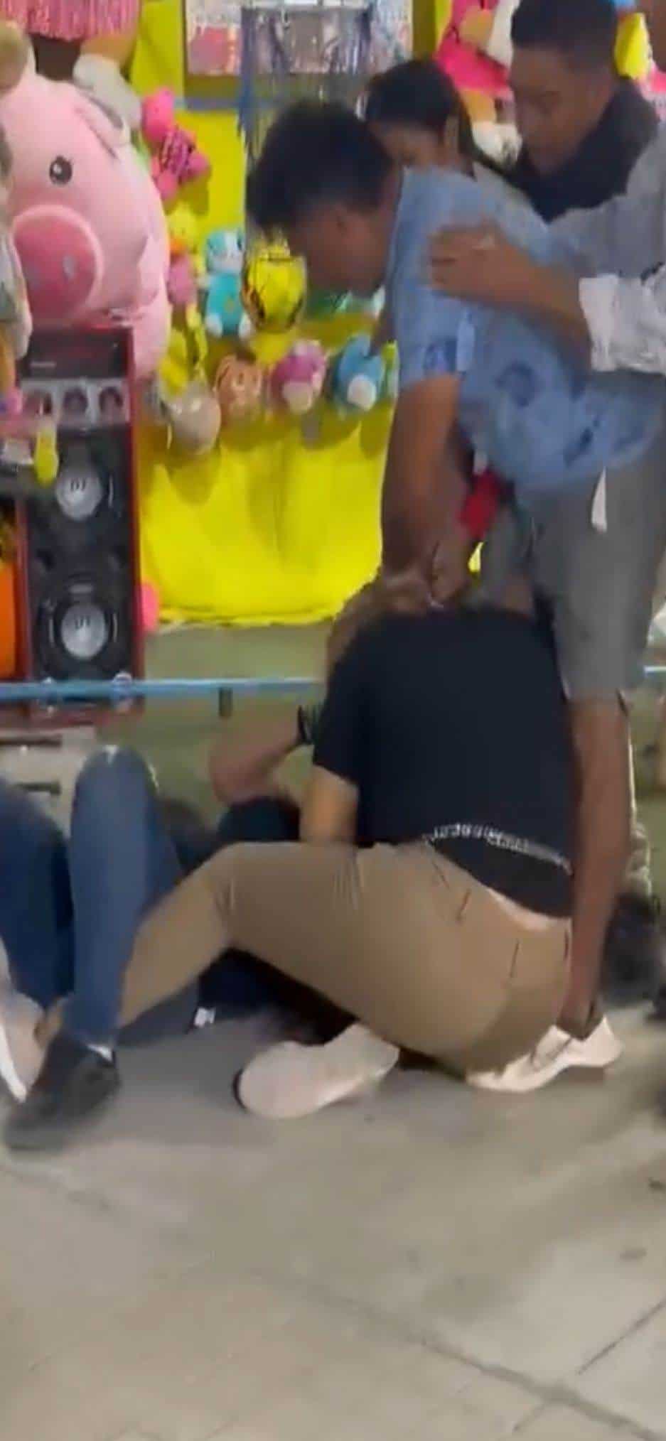 LAMENTABLE: Pelea en la Feria de la Amistad se Vuelve Viral en Redes