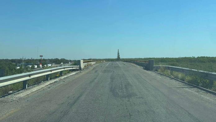 Alertan sobre deterioro en puente de la carretera 57 en Allende