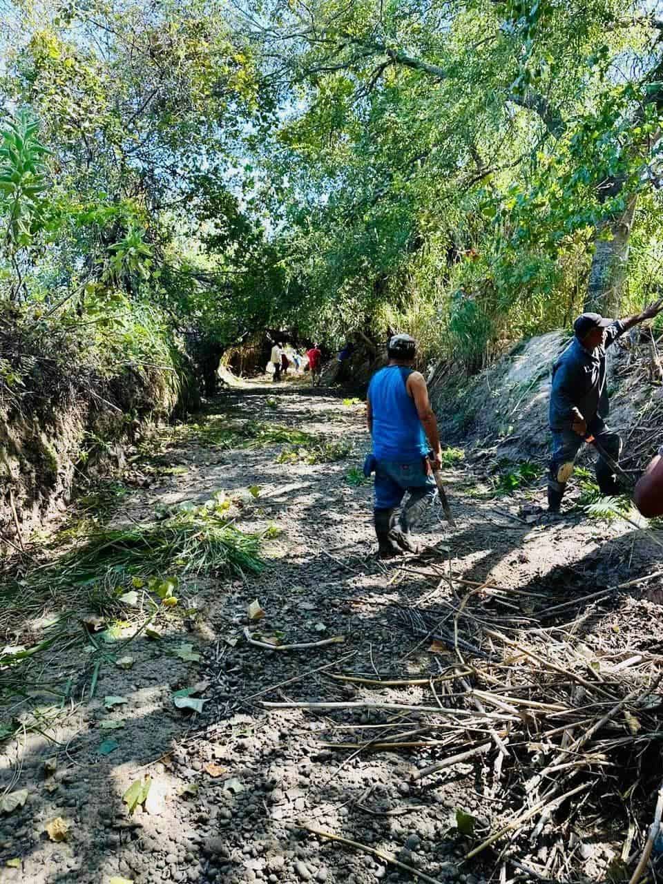 Anuncian Baja Presión de Agua en Nava por Limpieza de Acequia