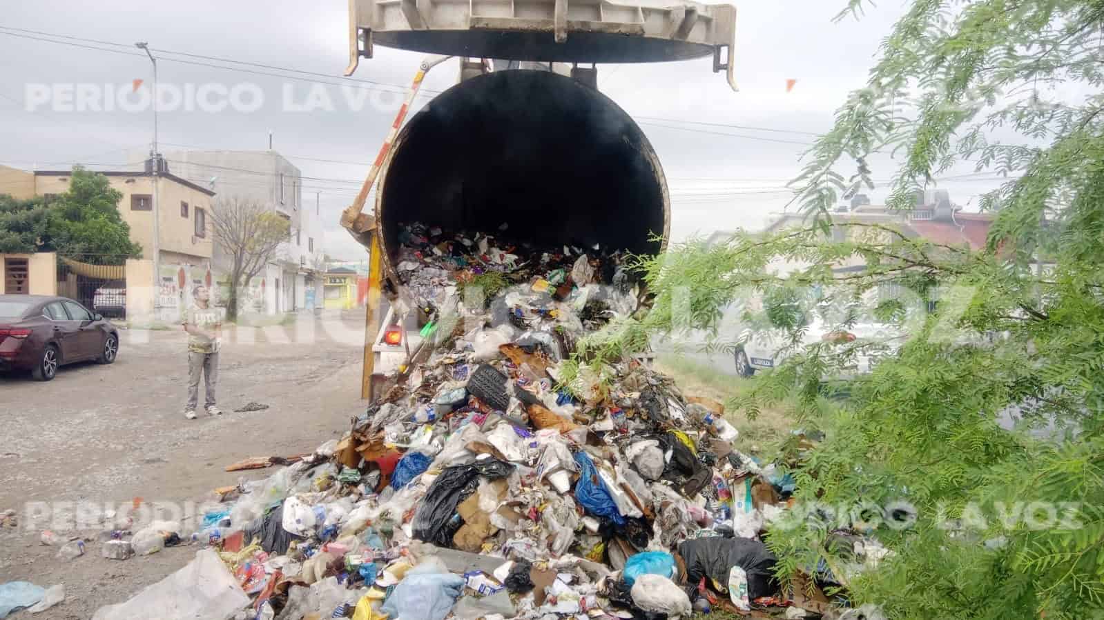 Se ´prende´  camión de  la basura 