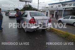 Taxista causa choque por alcance