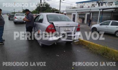 Taxista causa choque por alcance