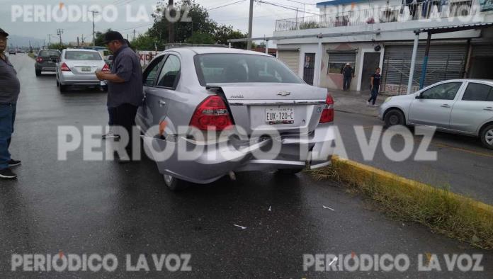 Taxista causa choque por alcance