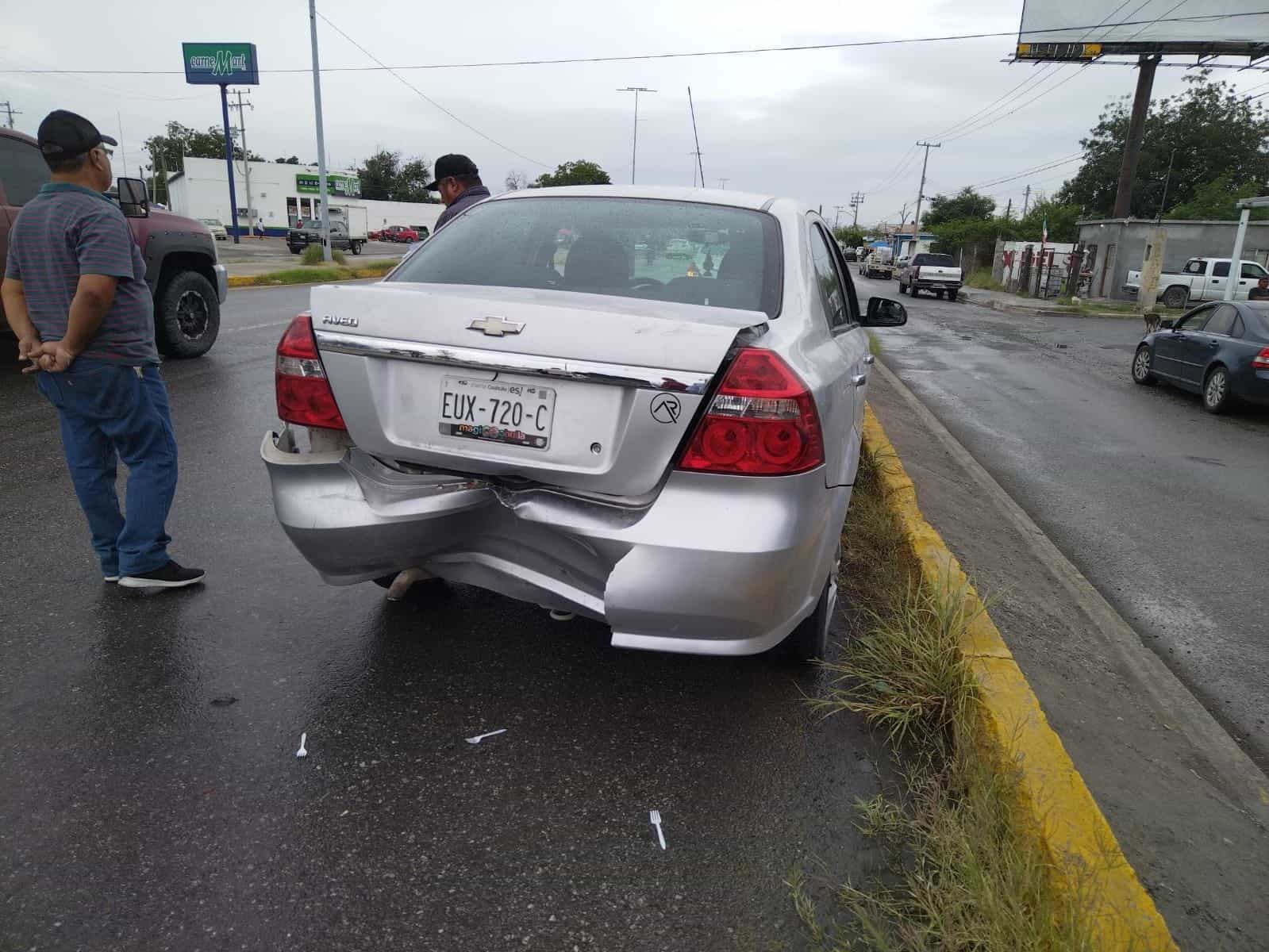 Taxista causa choque por alcance