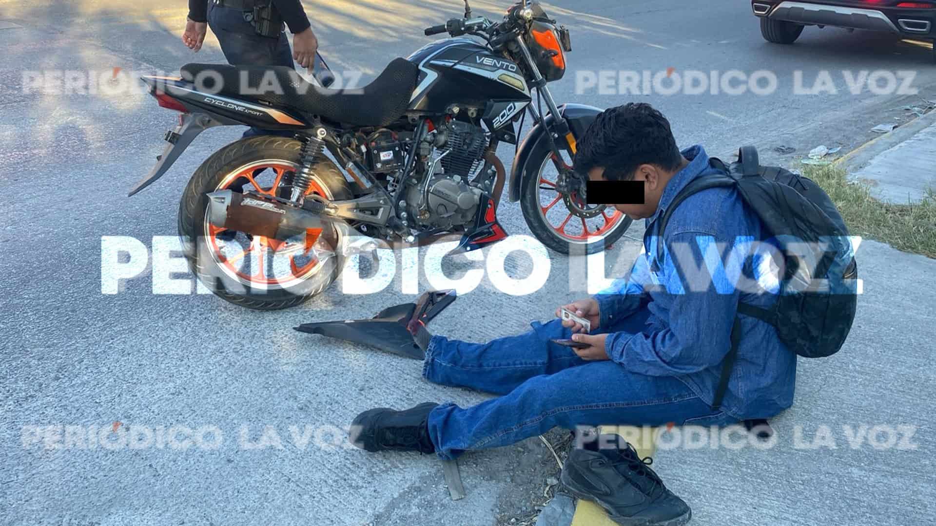 Embiste mujer a motociclista