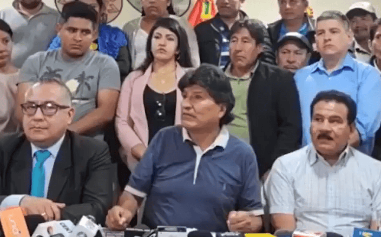 Seguidores de Evo Morales amenazan con guerra si es arrestado