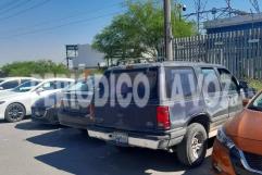 Le roban camioneta; se queda sin gasolina