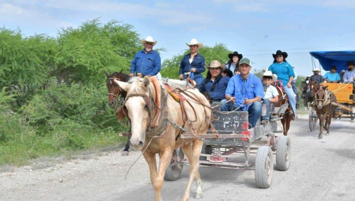 Celebran XX aniversario de la Colonia Nueva Sauceda con Cabalgata y Jaripeo