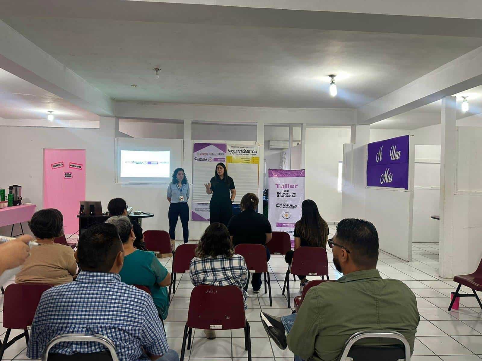 Participan Funcionarias en educación ambiental