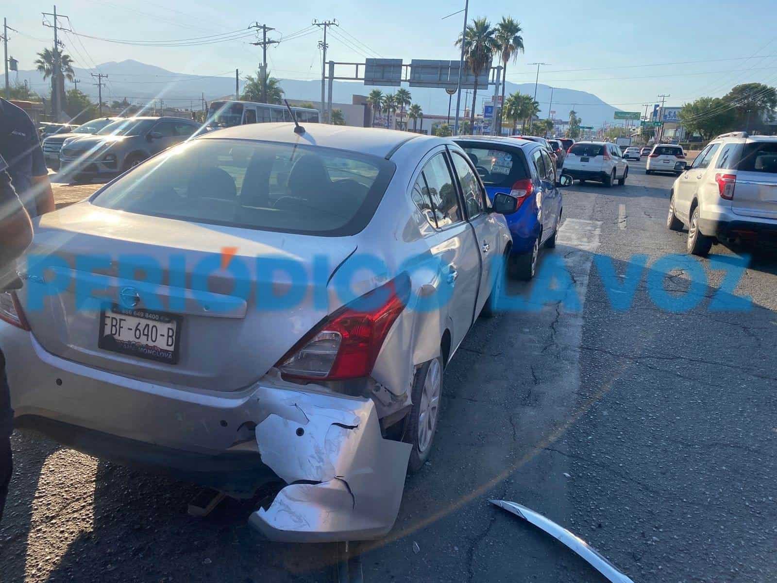 Golpe y huye; Auto se escapa tras accidente en el Pape