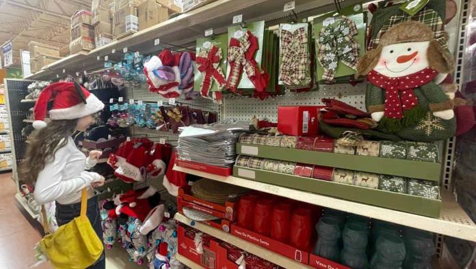 La  Navidad Llega a Monclova: Centros Comerciales se Visten de Fiesta