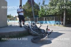 Embiste a menor en moto y huye