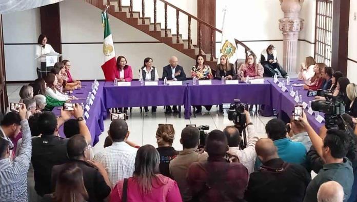 Presentan Iniciativa de Fiscalía de las Mujeres y atención a la Niñez Presentan Iniciativa de Fiscalía de las Mujeres y atención a la Niñez