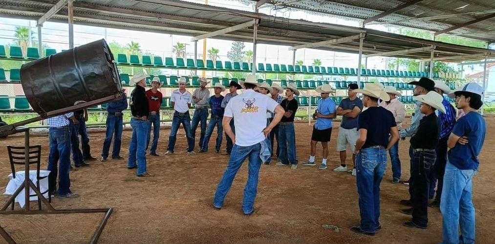 Clínica de Jineteo en Sabinas: Preparación Integral para los Vaqueros del Futuro