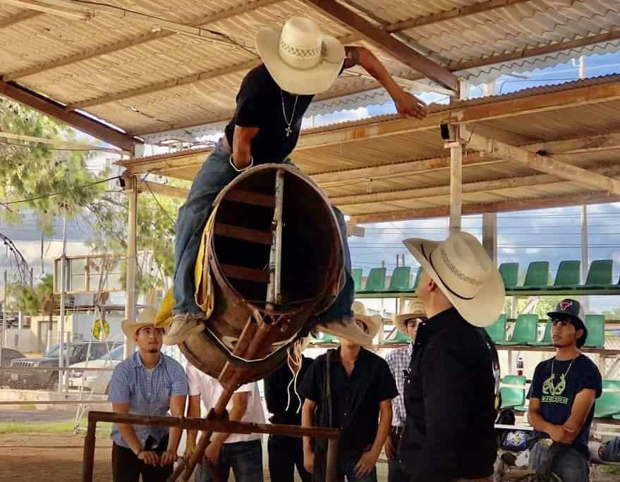 Clínica de Jineteo en Sabinas: Preparación Integral para los Vaqueros del Futuro