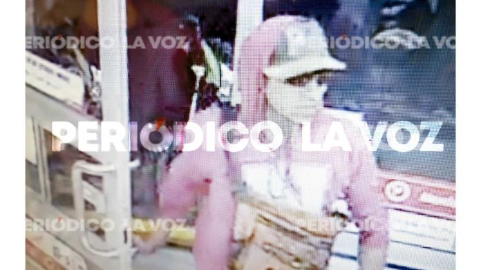 ´Pega´ asaltante en tienda de conveniencia